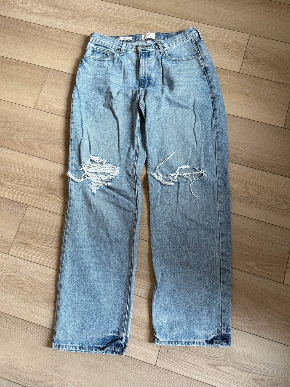 Universal Thread 90s Baggy Distressed Jeans Light Wash Size 10/Long